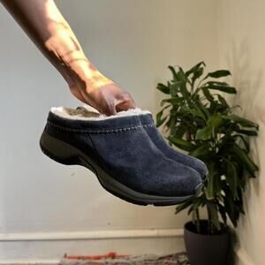 Merrell Encore Ice fur lined Granolagirl clogs fits like size 8